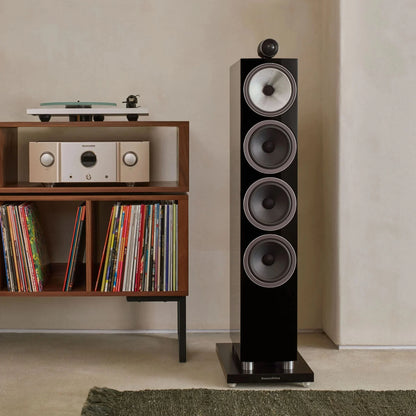 Bowers &amp; Wilkins 702 S3