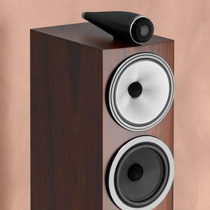 Bowers &amp; Wilkins 703 S3