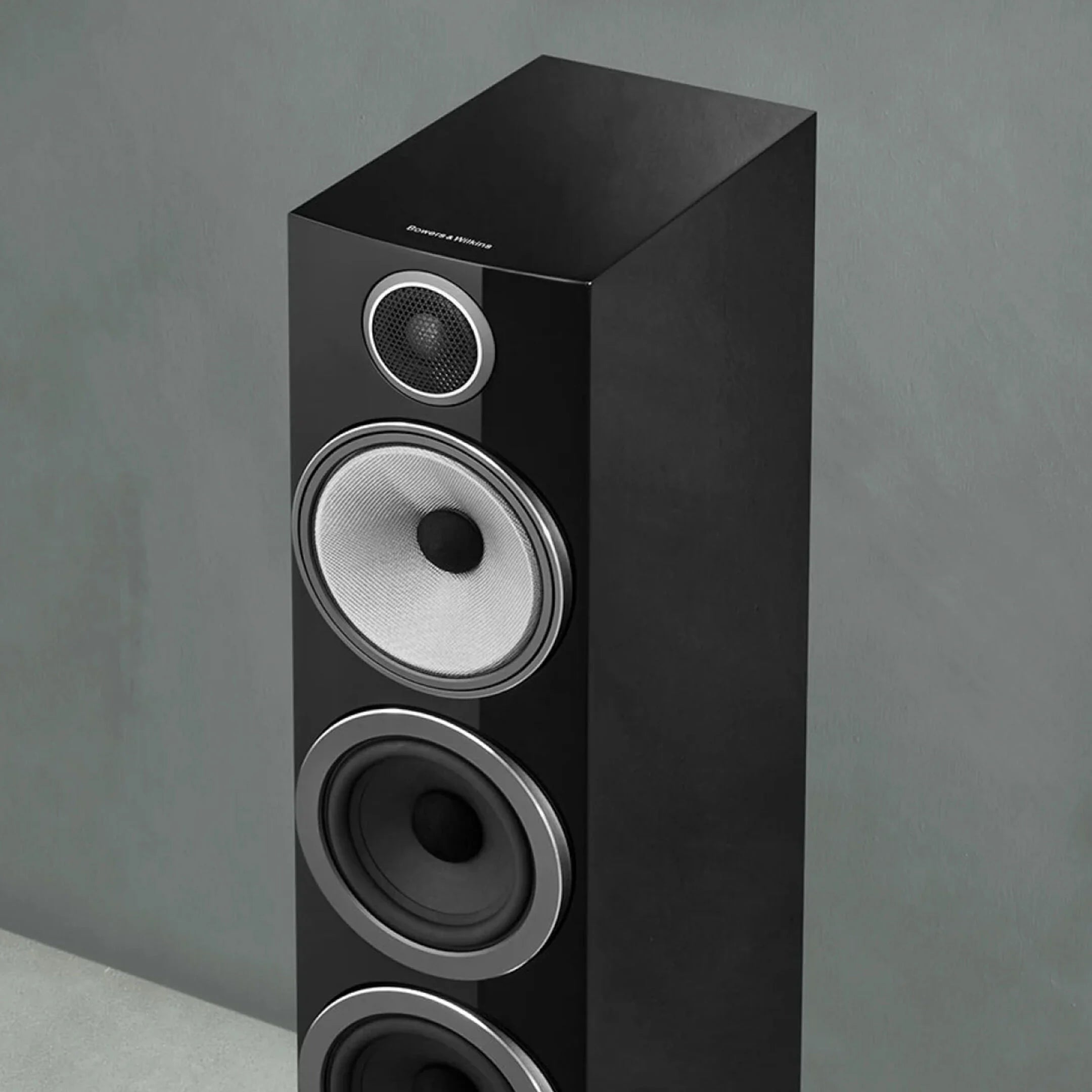 Bowers &amp; Wilkins 704 S3